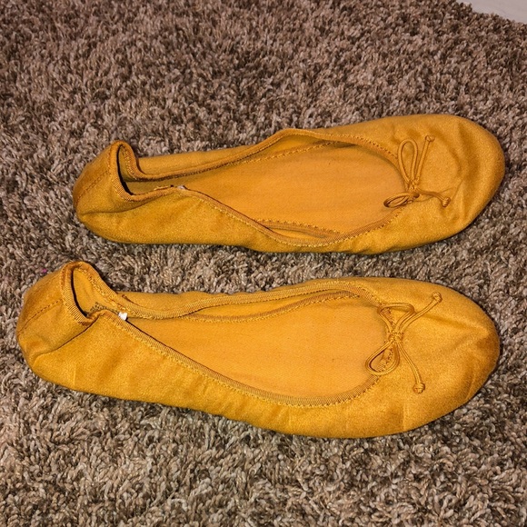 💖Old Navy Ballet Flats - Picture 3 of 9